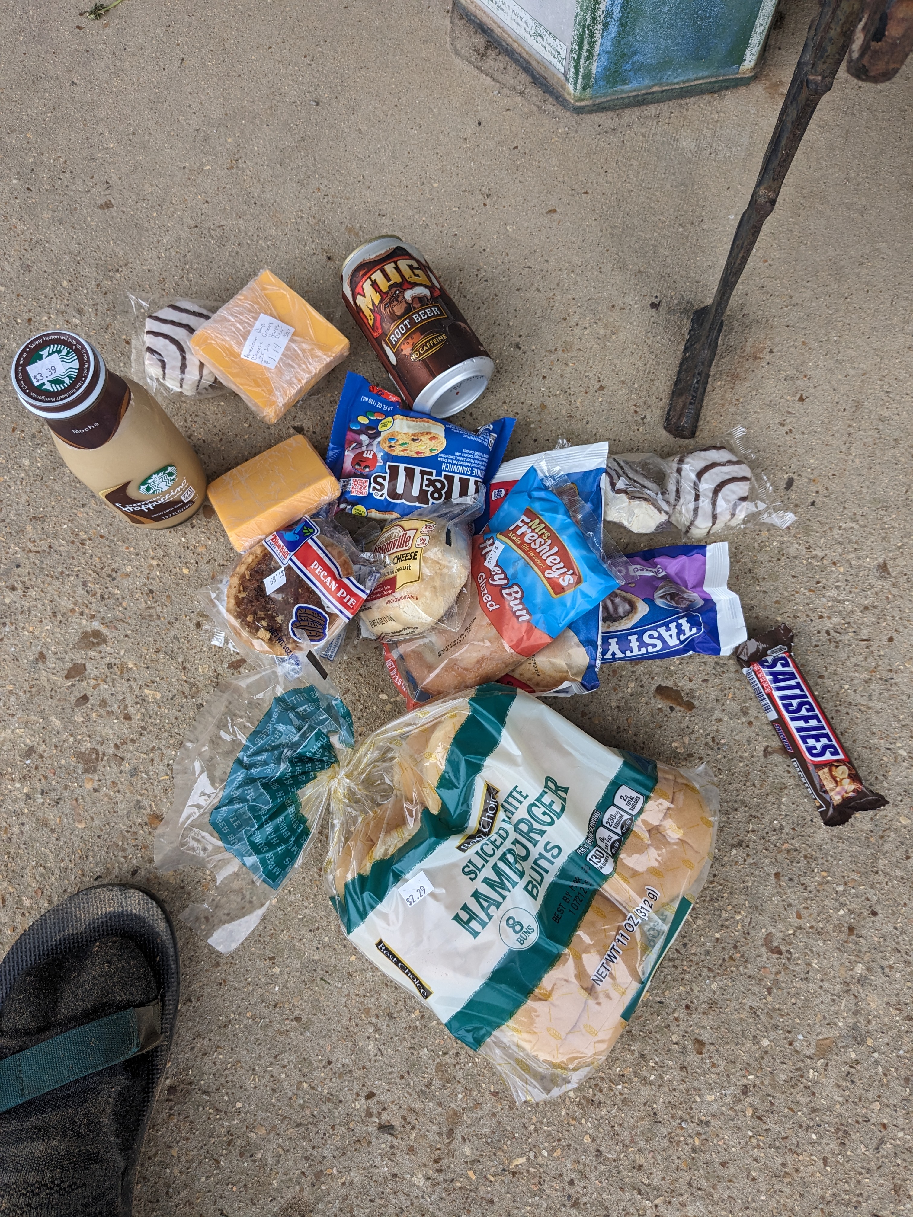 Rays Grocery and Services